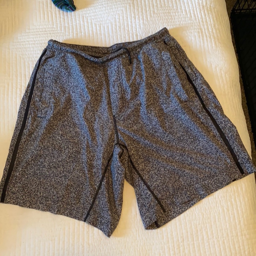 Lululemon lined pacebreaker shorts